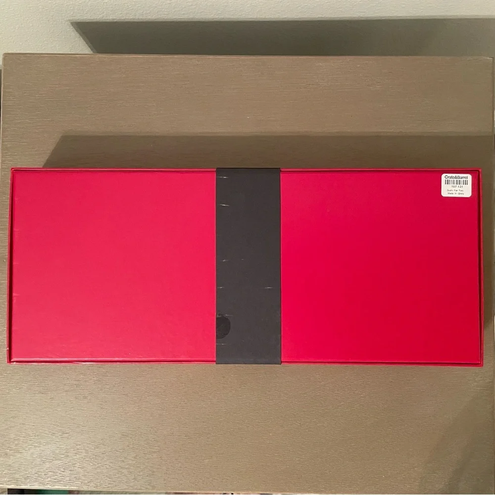 Crate & Barrel sushi set for 2 (new in box)
